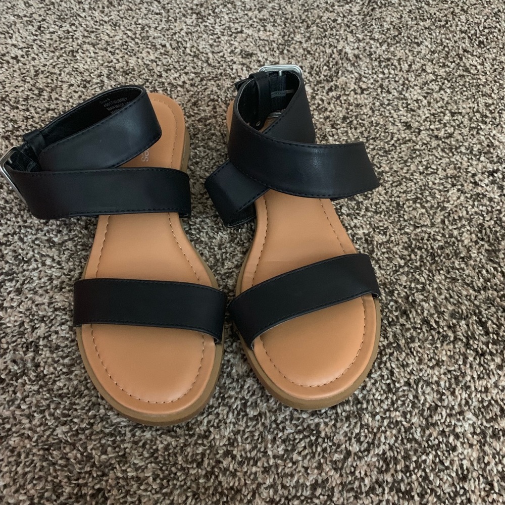 Maurice’s Cross-strap Sandal - Black (Sz 8)
